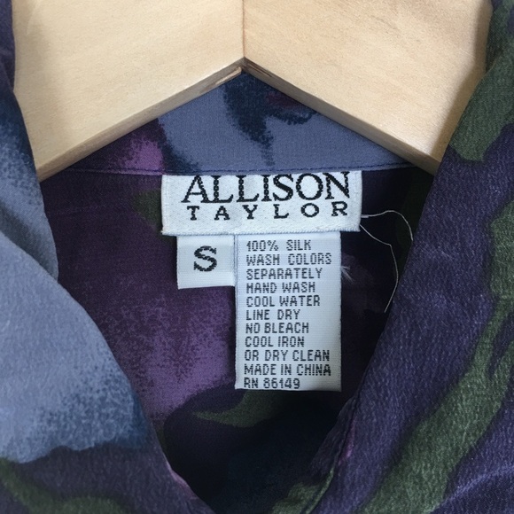 Allison Taylor Silk Blouse Dark Floral Button Up Women’s Size S Purple Feminine - Picture 5 of 10